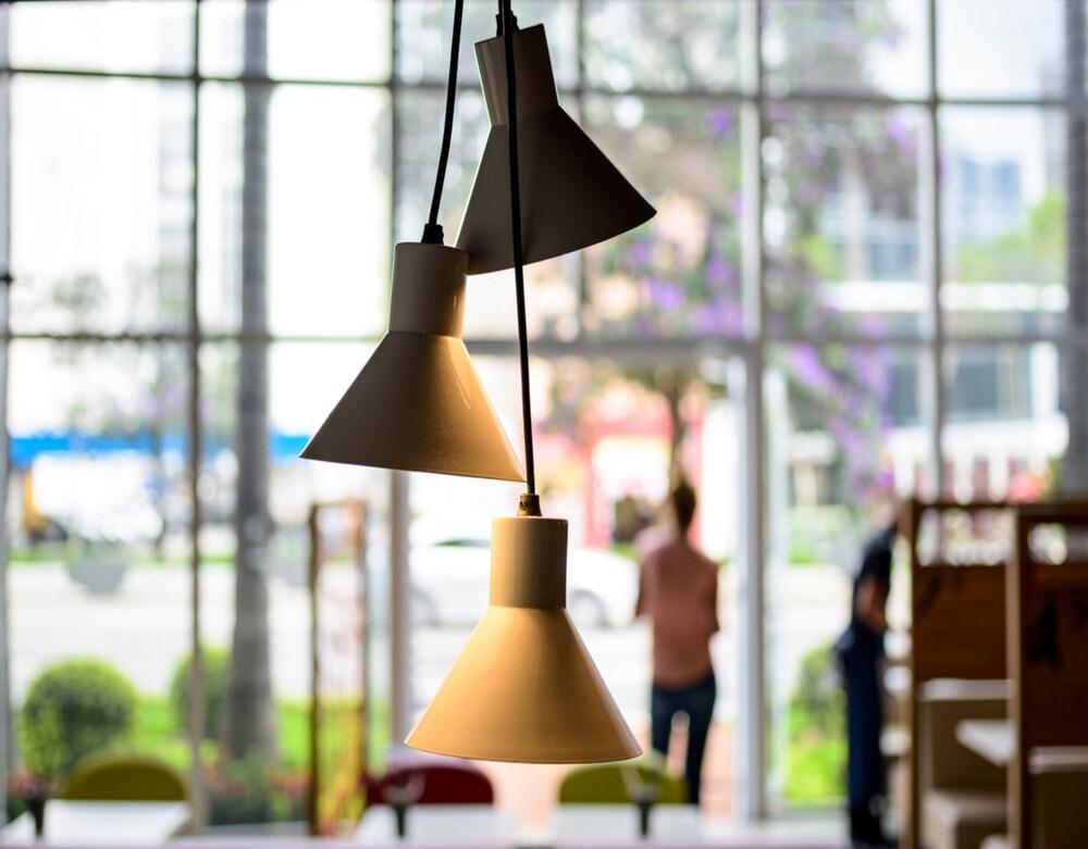 image-housing-carousel