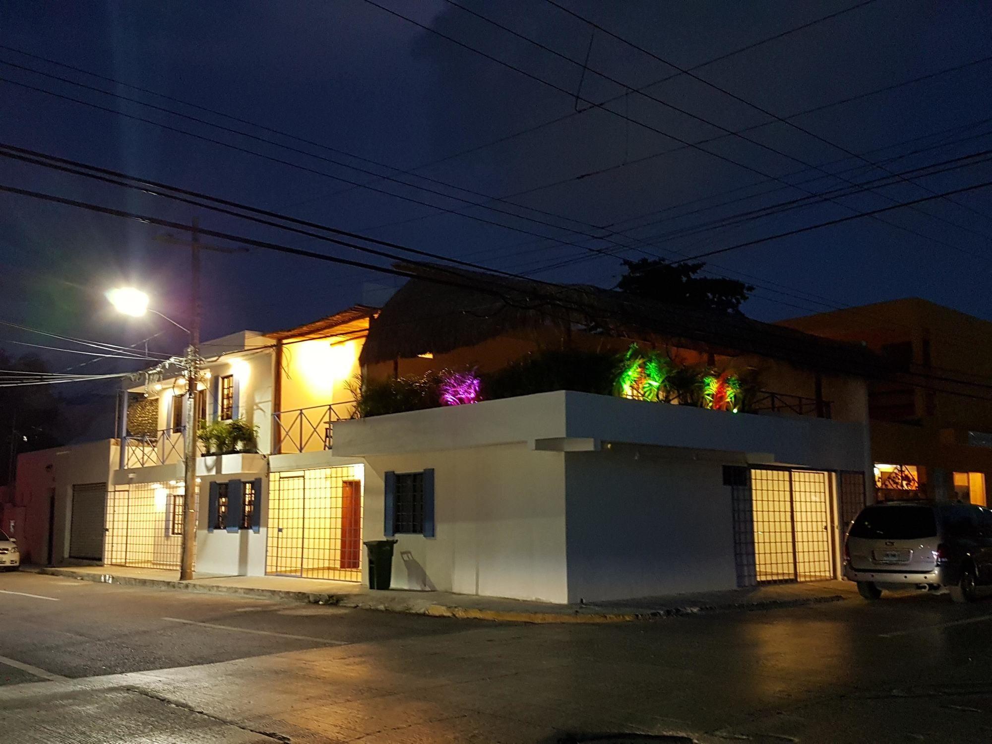 image-housing-carousel