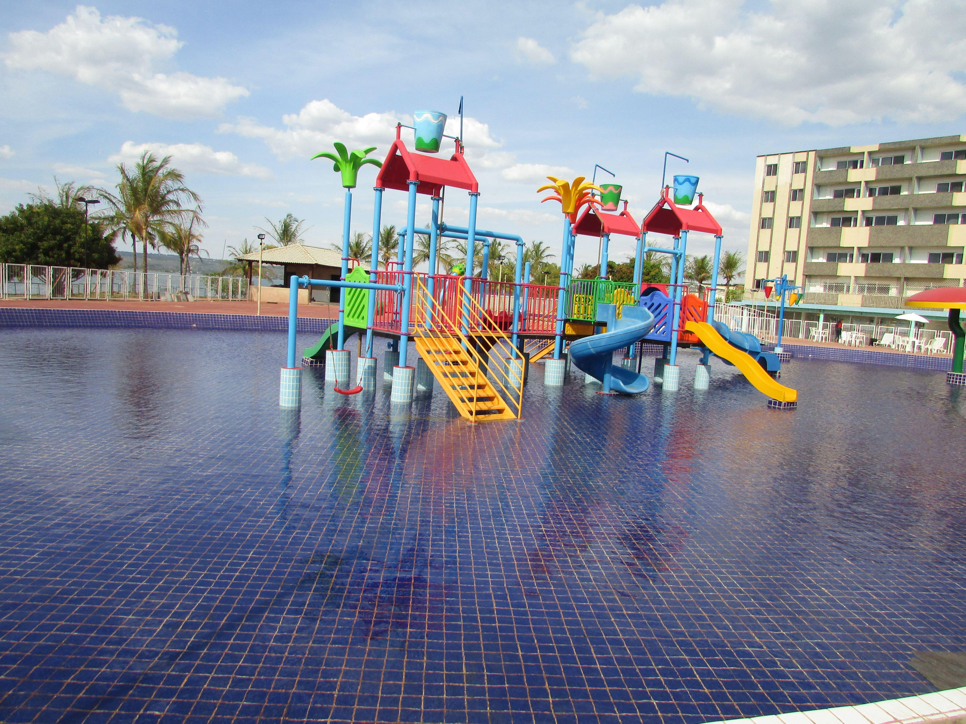 image-housing-carousel