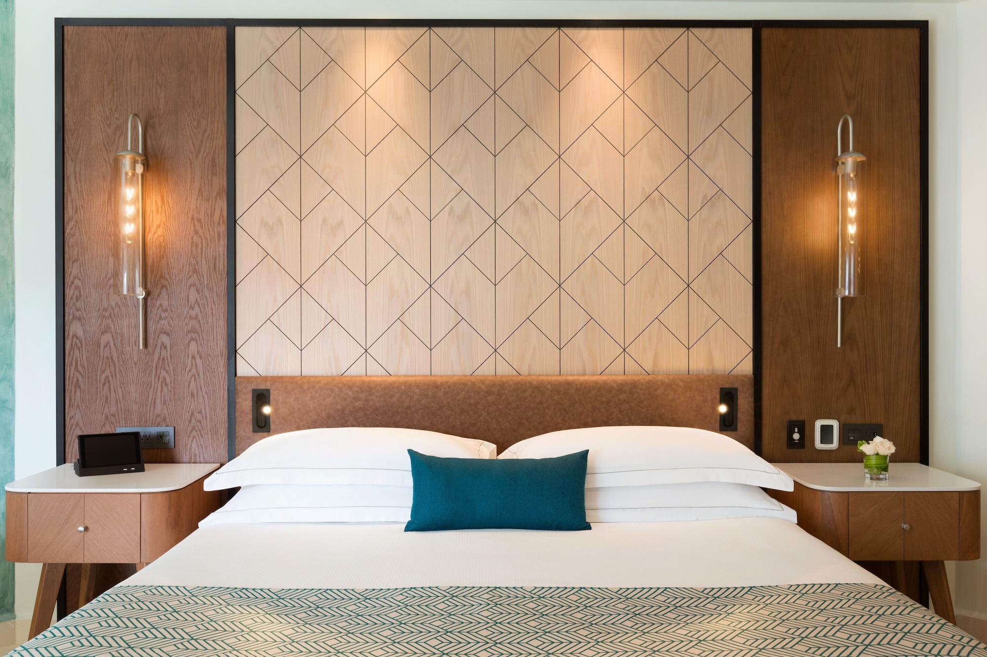 Suite junior, 1 cama King size, con acceso para personas discapacitadas, vista al jardín
