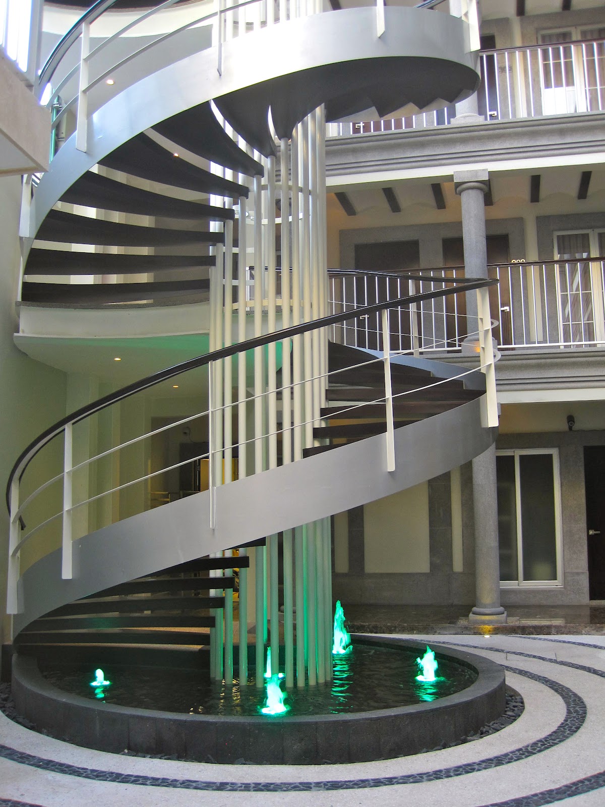 image-housing-carousel