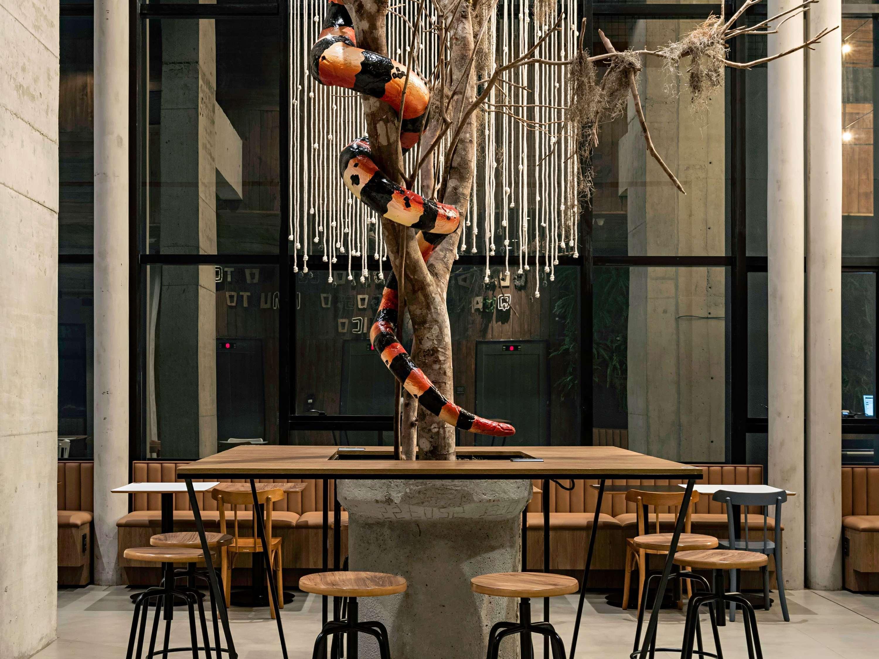 image-housing-carousel