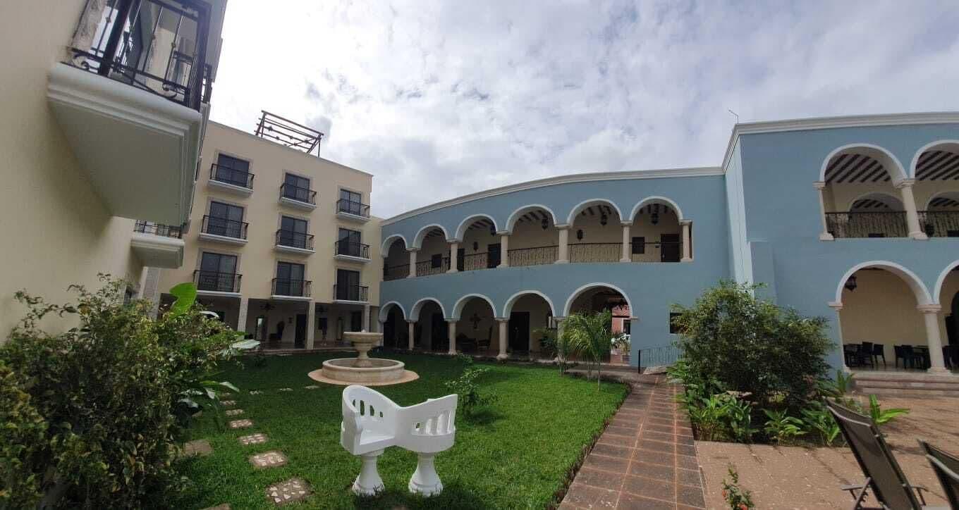 image-housing-carousel