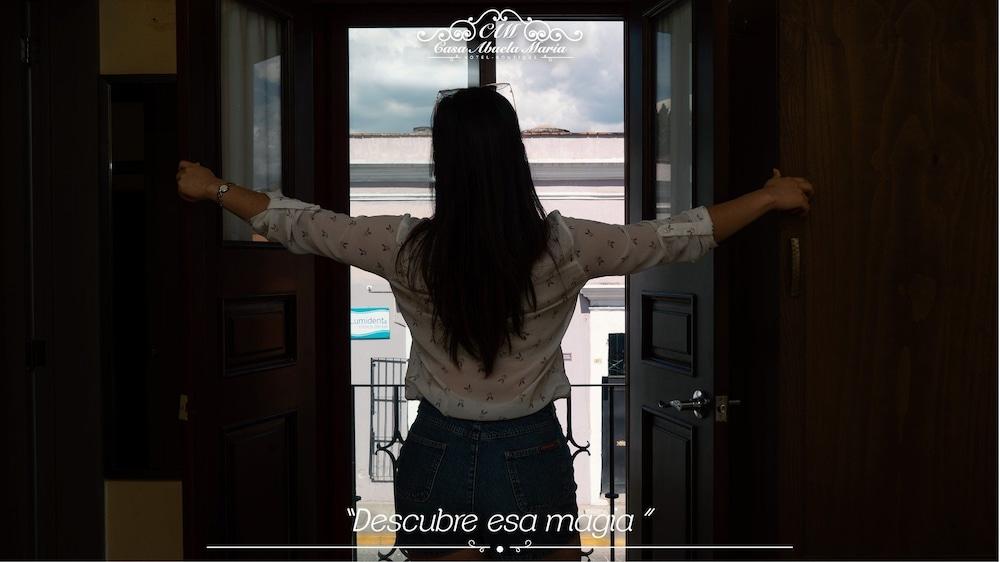 image-housing-carousel