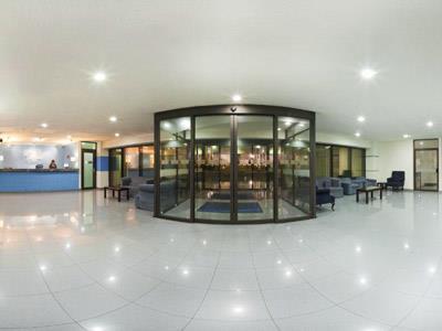 image-housing-carousel