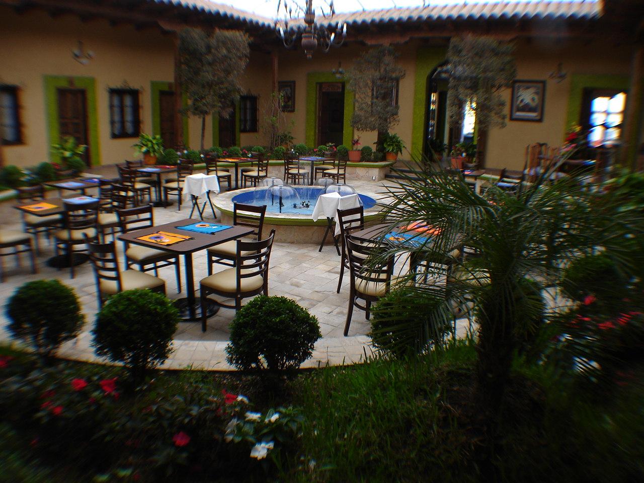 image-housing-carousel