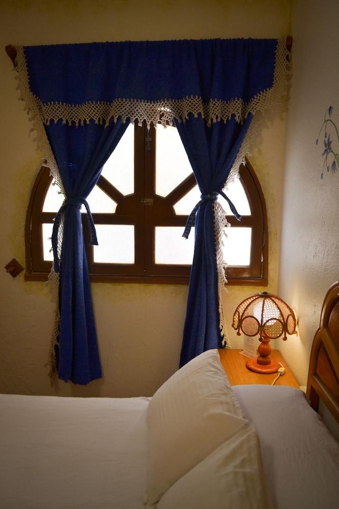 image-housing-carousel