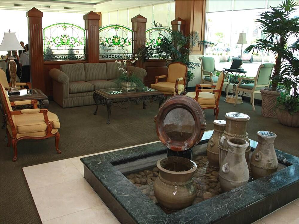 image-housing-carousel