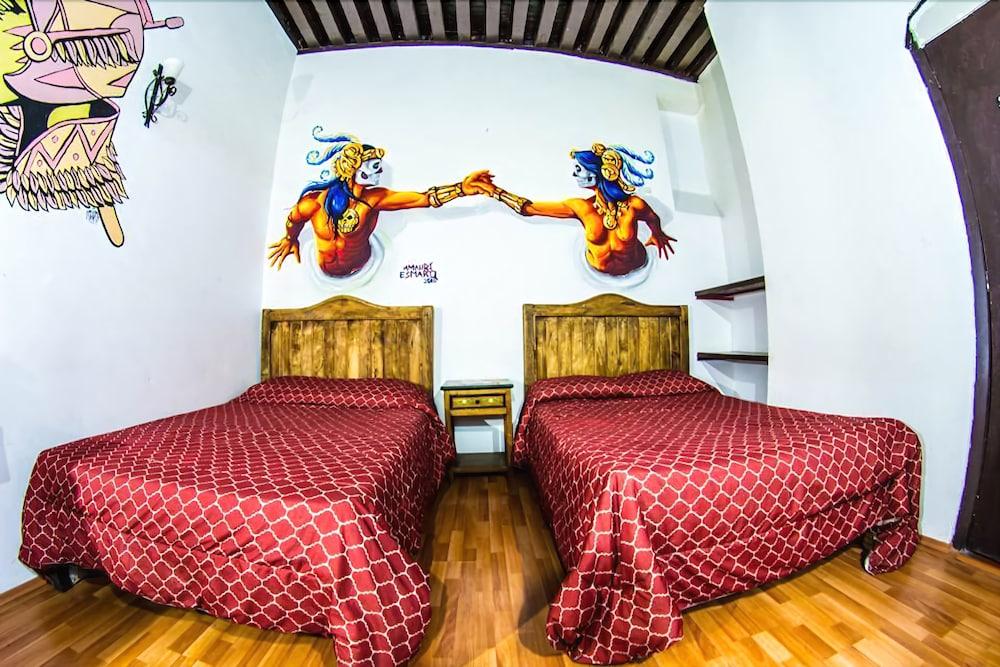 image-housing-carousel
