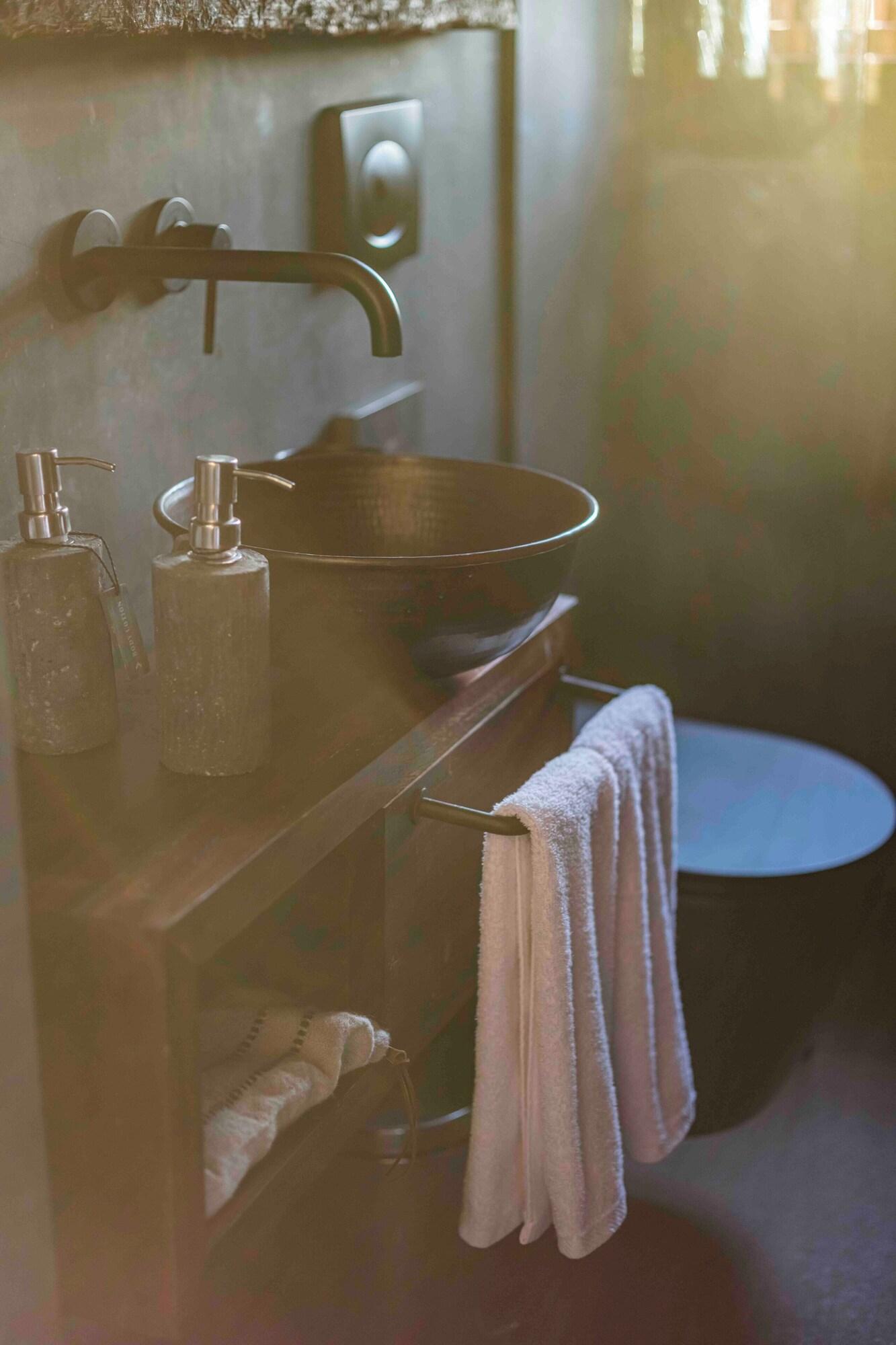 Casa en el árbol, frente al mar
