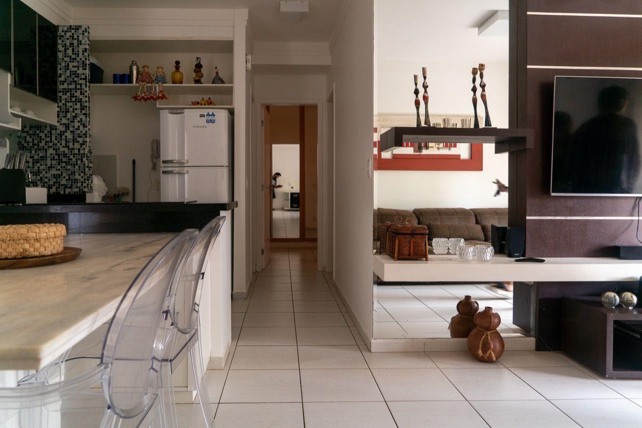 image-housing-carousel