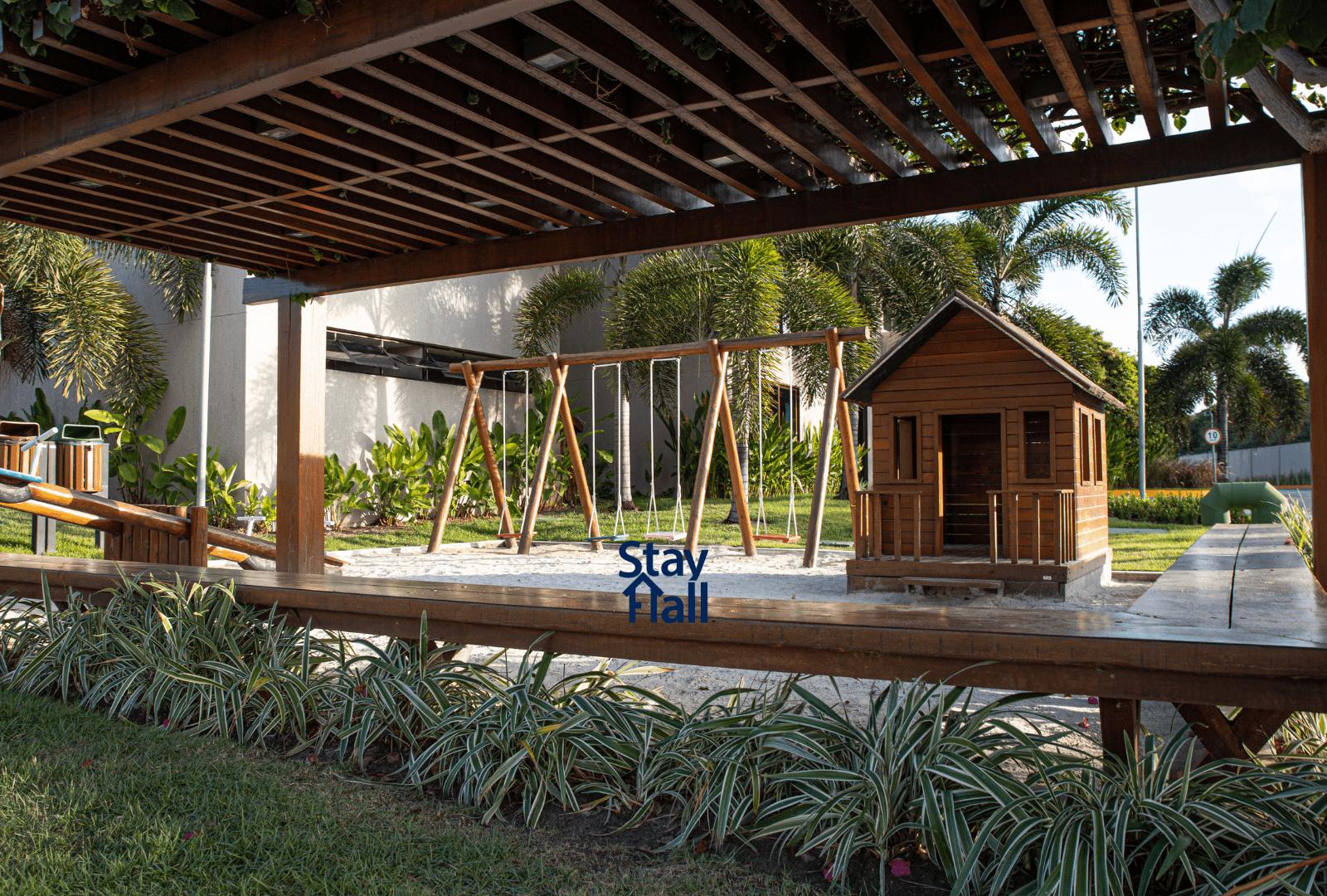 image-housing-carousel