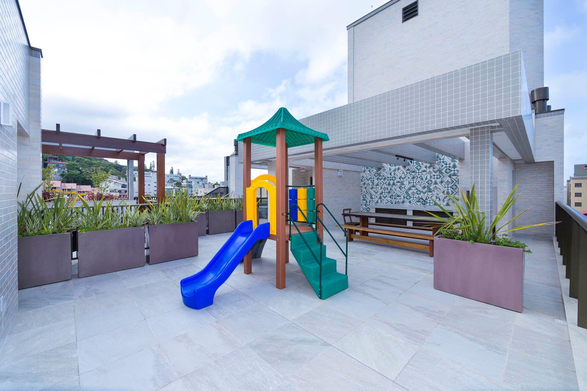 image-housing-carousel