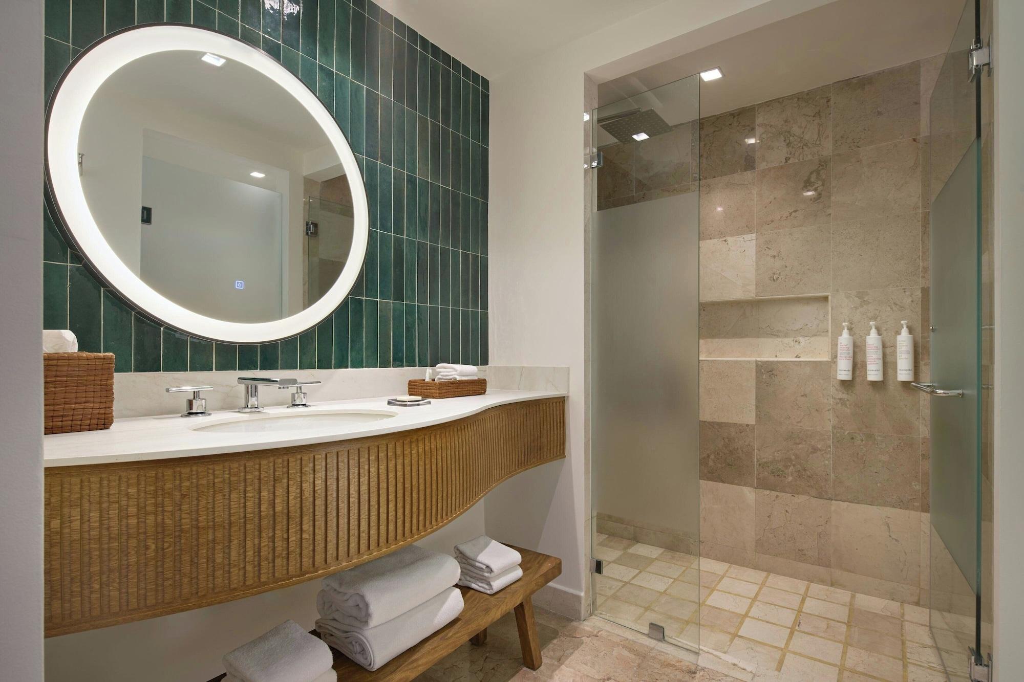 Habitación panorámica, 1 cama King size con sofá cama, vista al océano