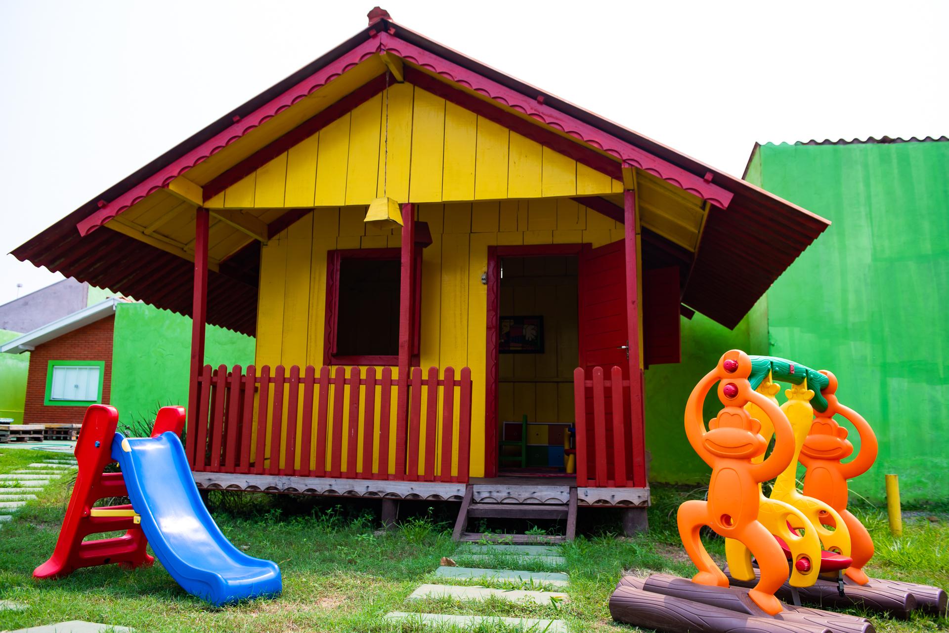 image-housing-carousel