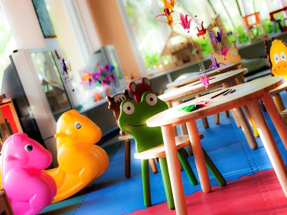 image-housing-carousel