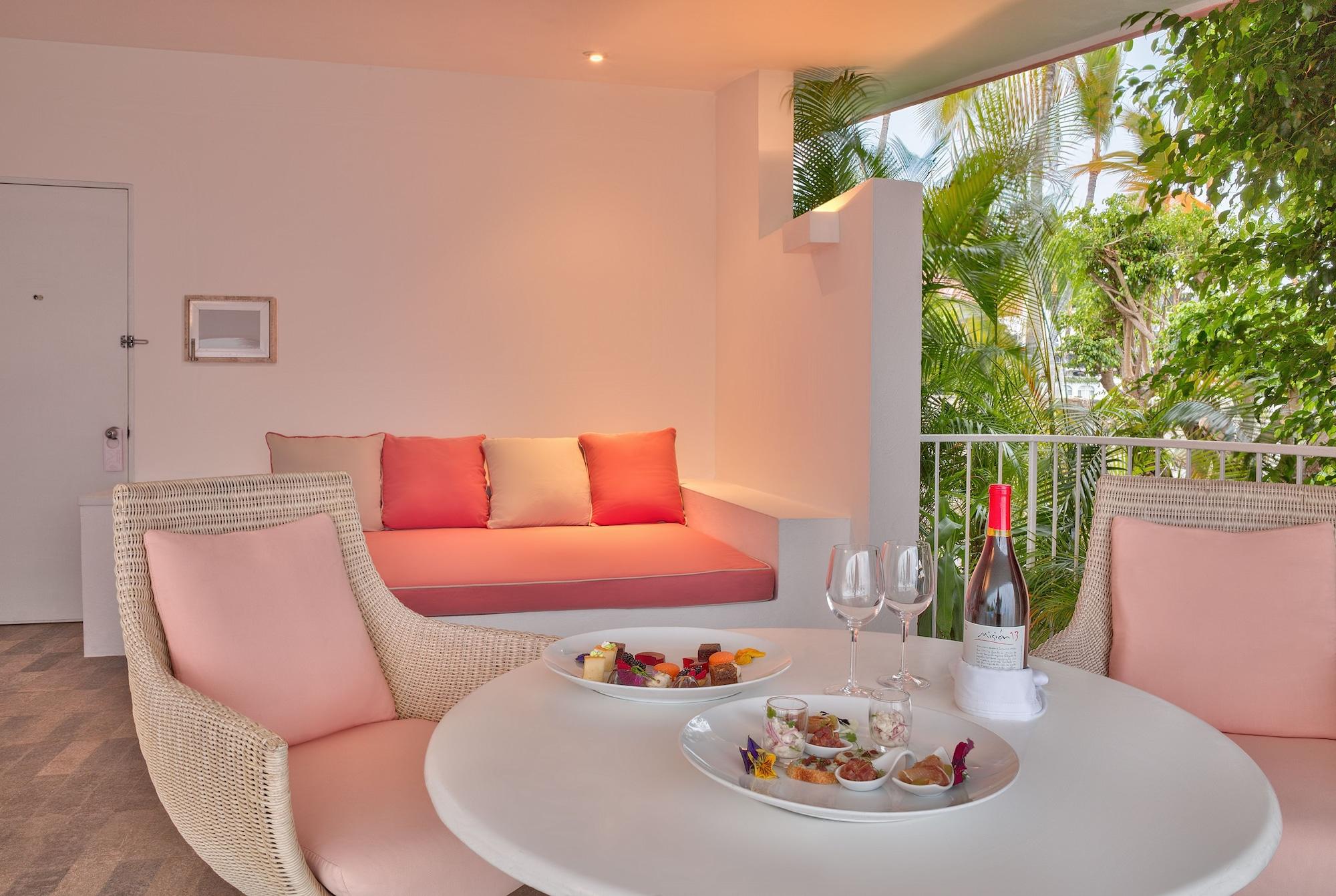 Master Suite with private pool