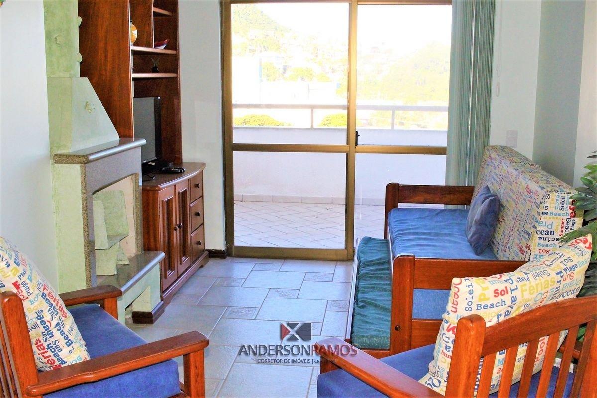 image-housing-carousel