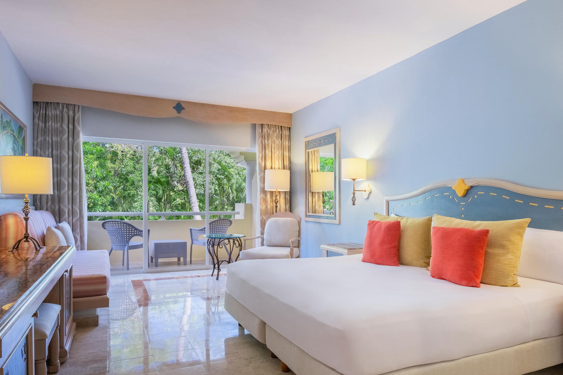 Habitación Cuádruple Premium con Vista a la Piscina