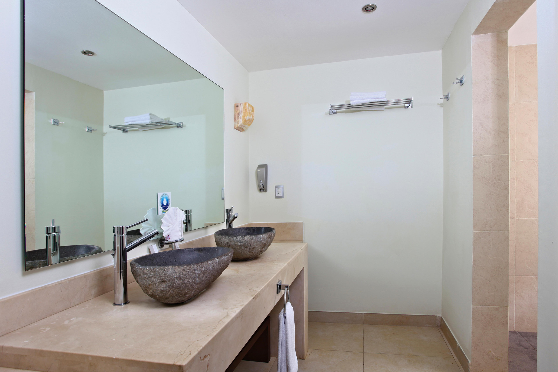 Habitación Superior con Vista a la Piscina
