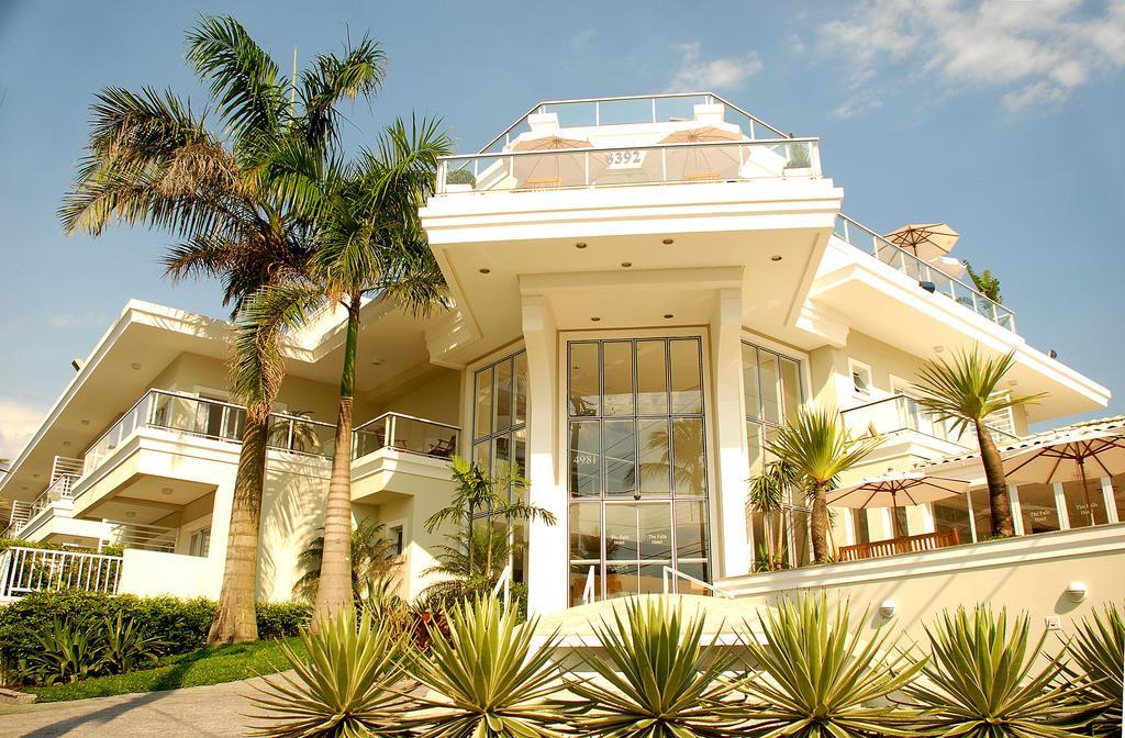 image-housing-carousel