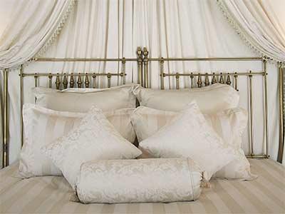 image-housing-carousel