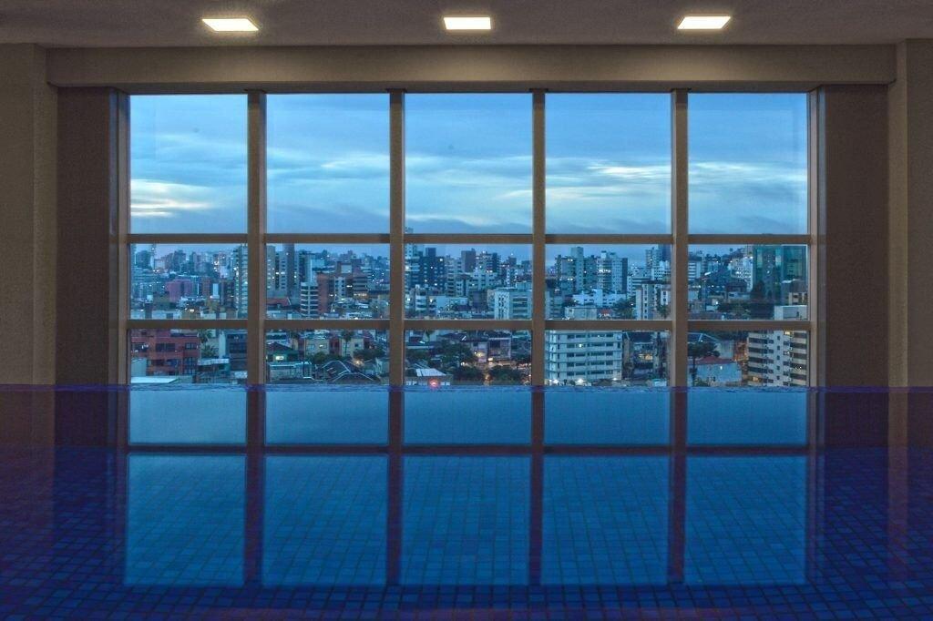image-housing-carousel