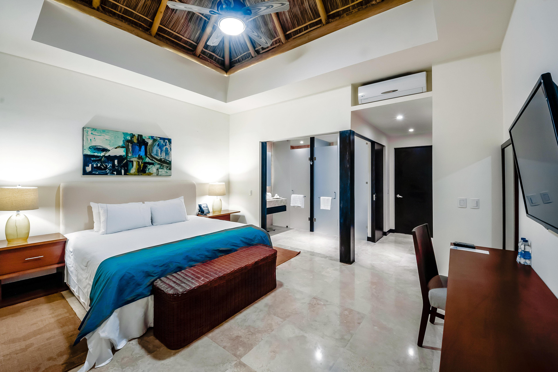 Master Suite Private Pool & Terrace