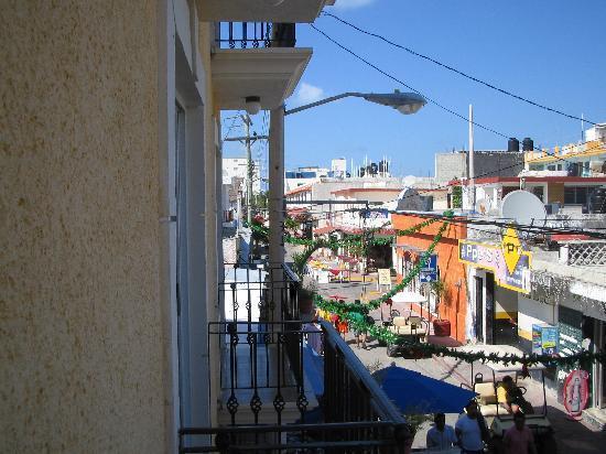 image-housing-carousel