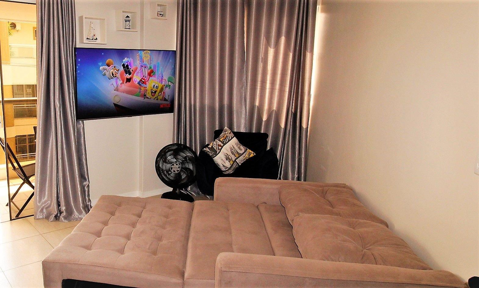 image-housing-carousel