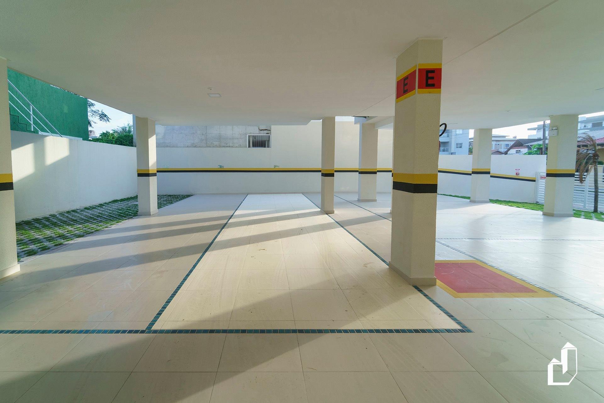 image-housing-carousel