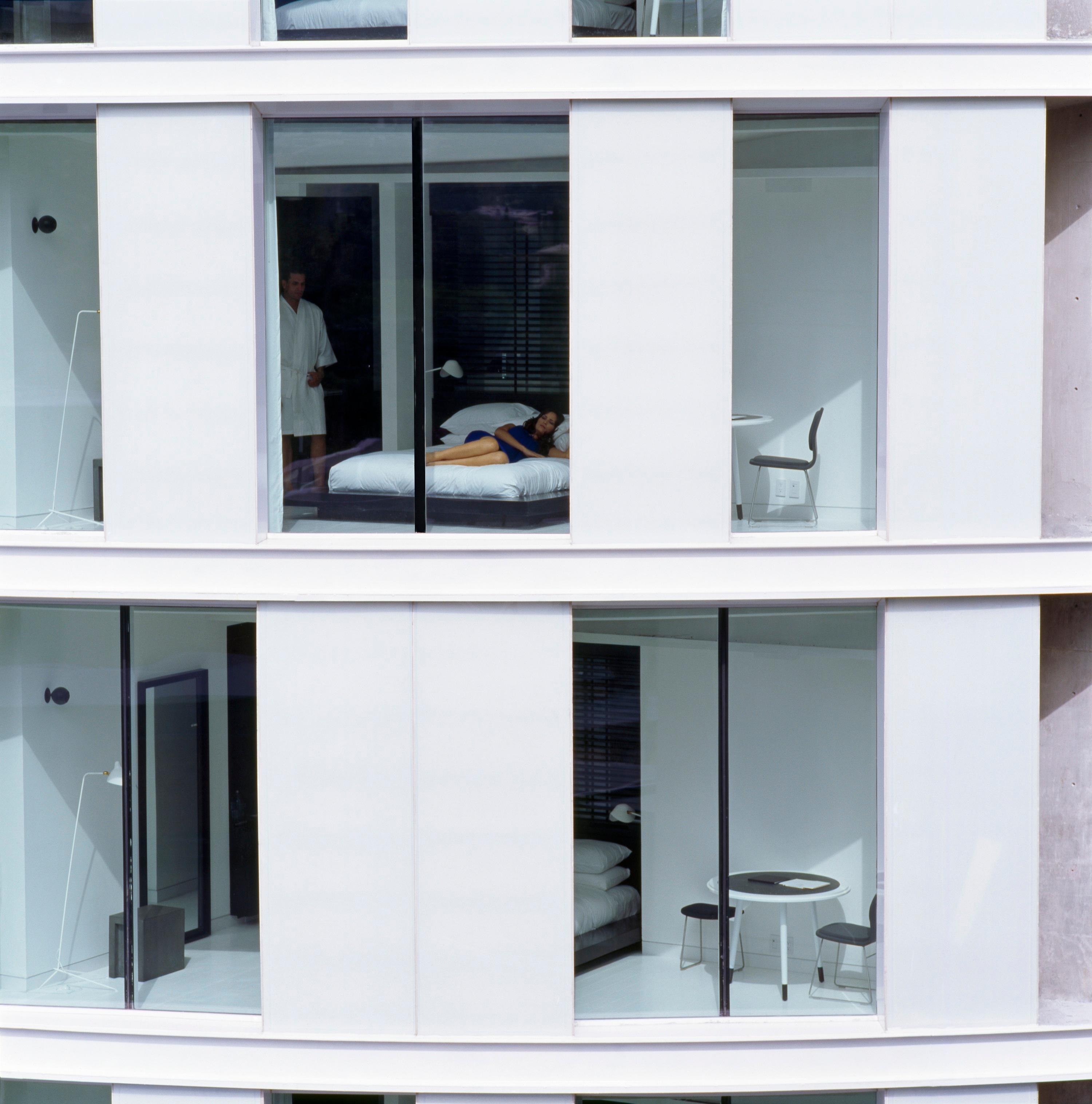 image-housing-carousel