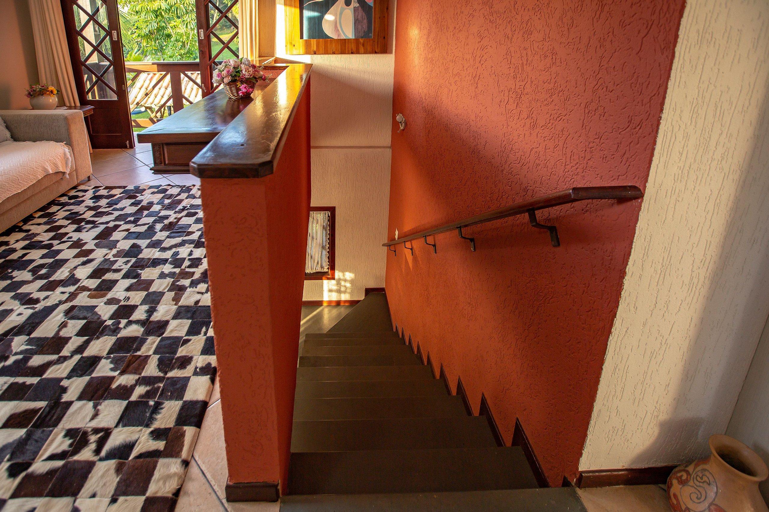 image-housing-carousel