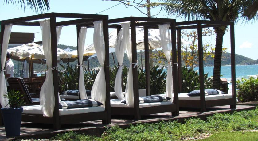 image-housing-carousel