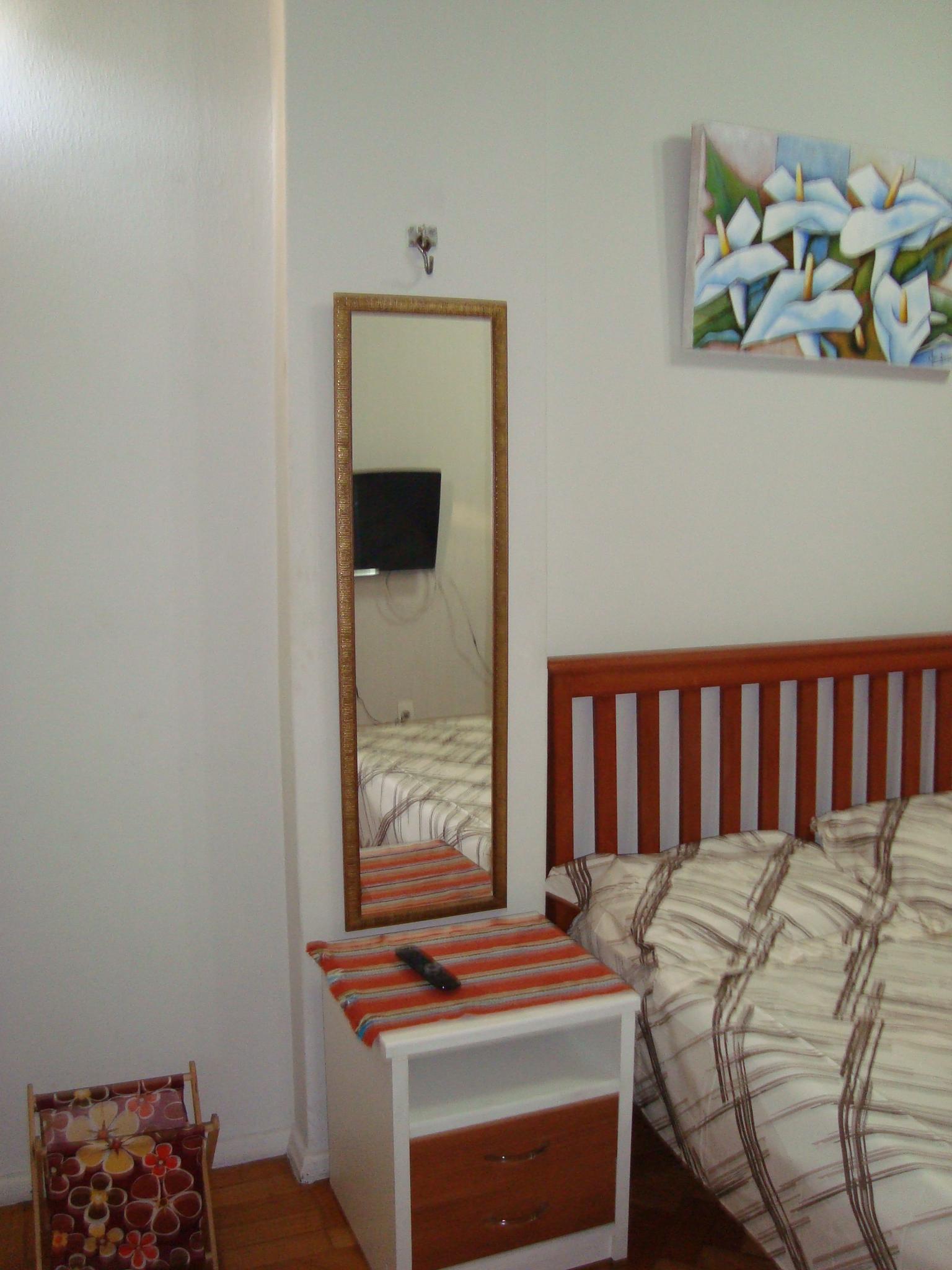 image-housing-carousel