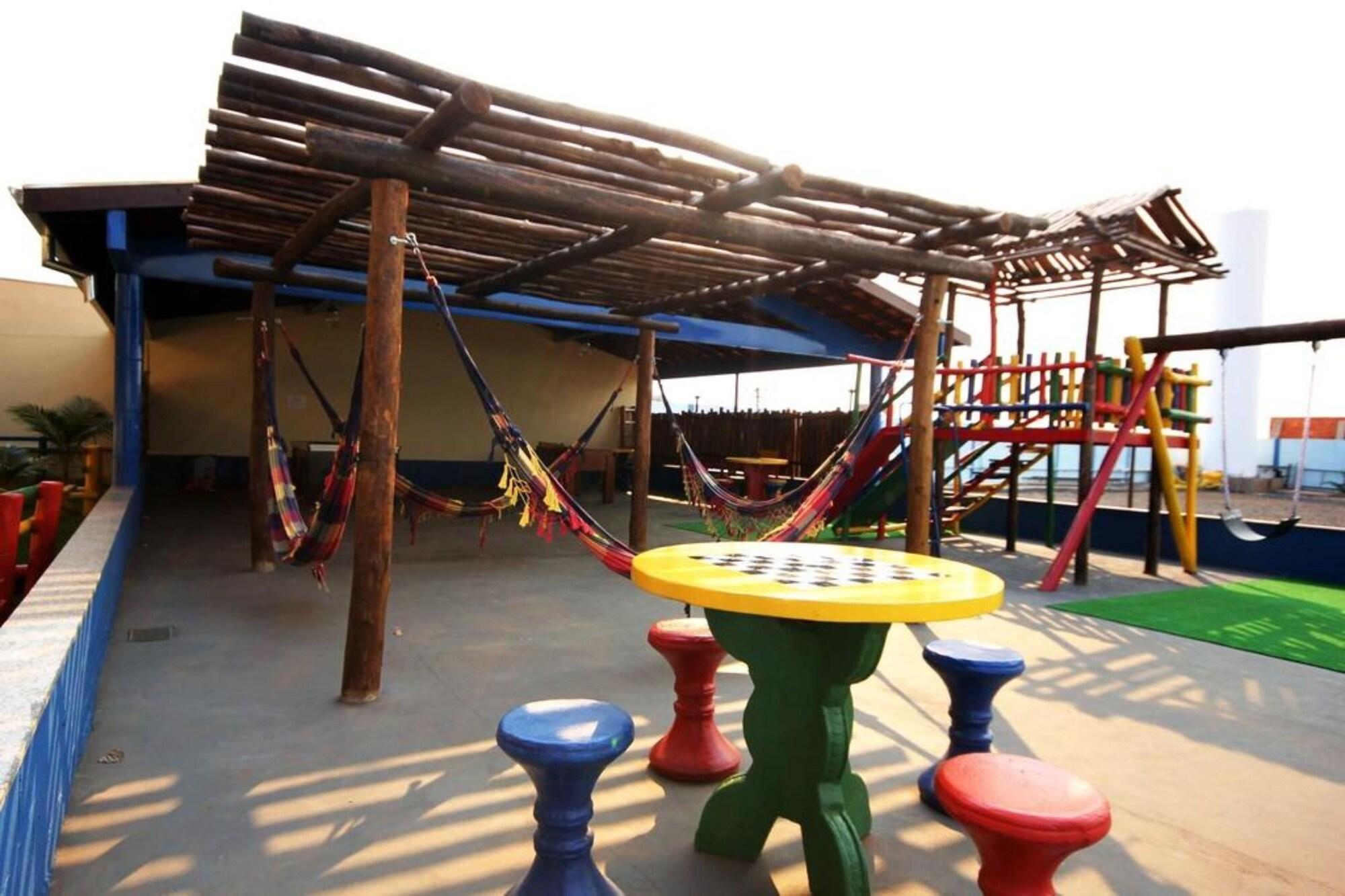 image-housing-carousel