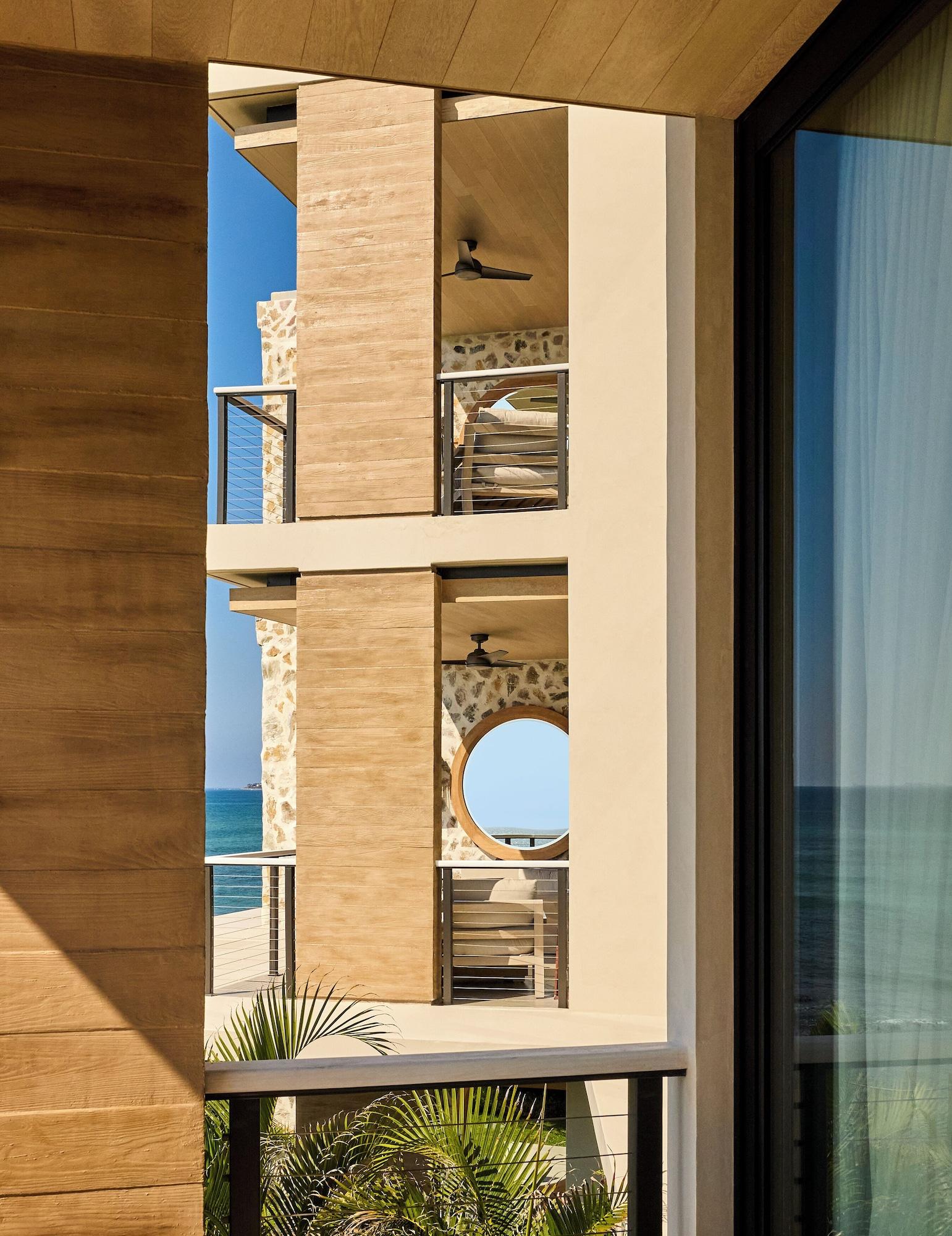 Estudio, frente al océano (Cliffside (LOP-Tortuga/Urraca))