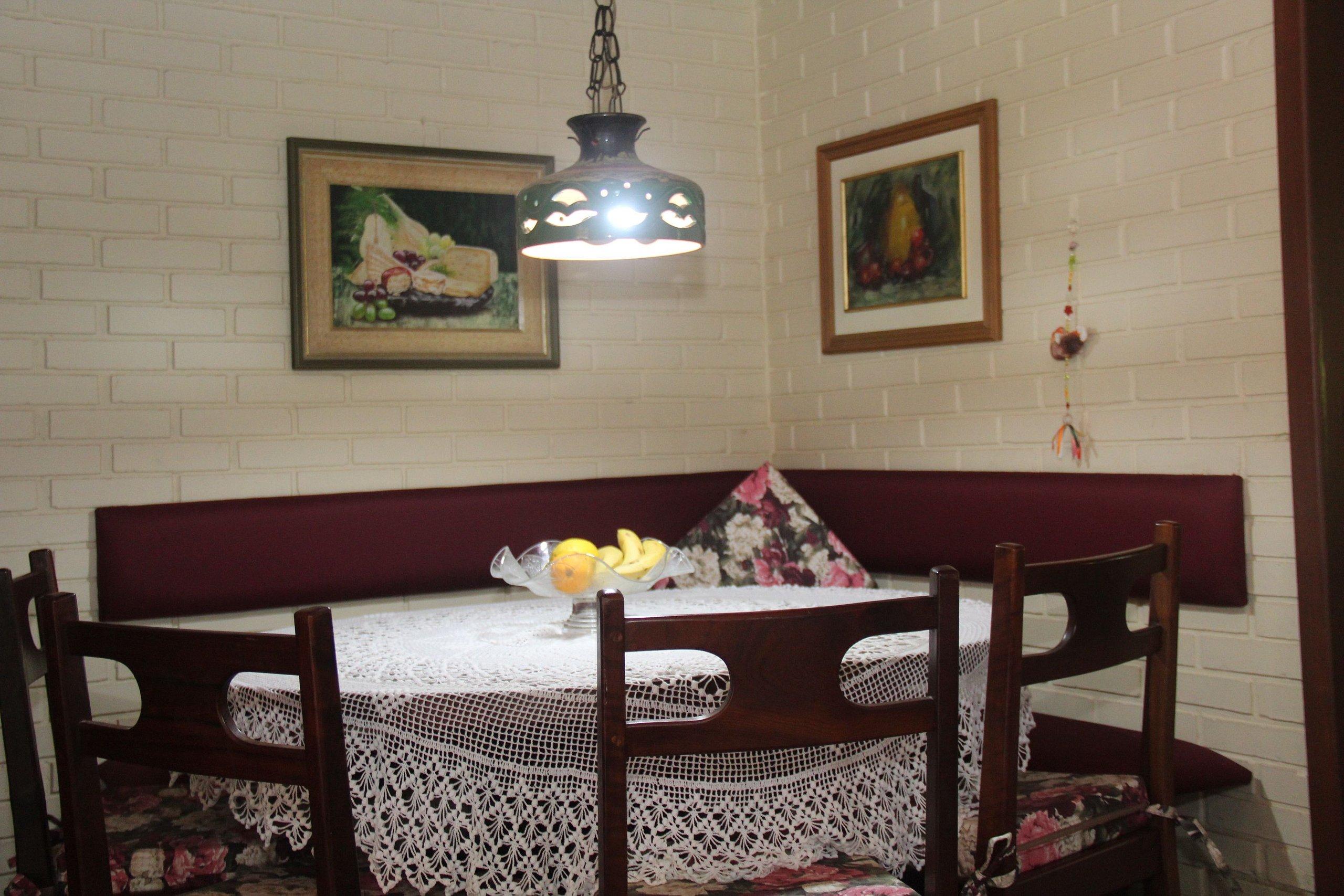 image-housing-carousel
