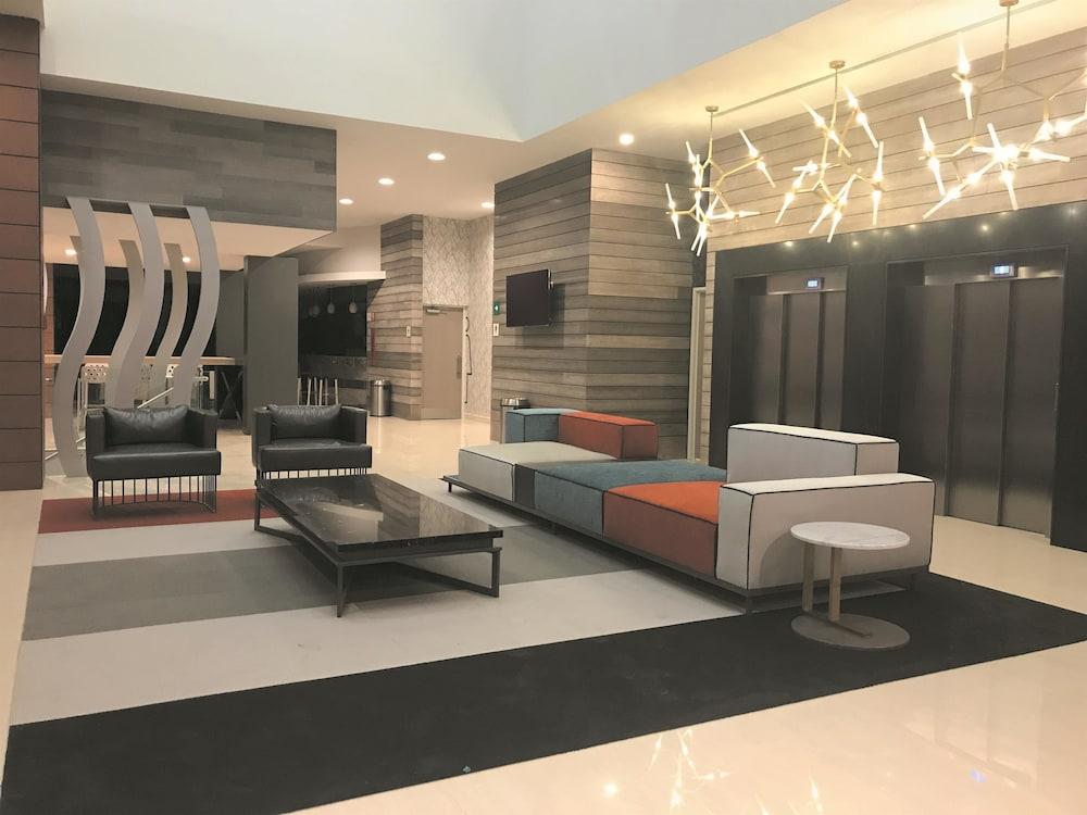 image-housing-carousel