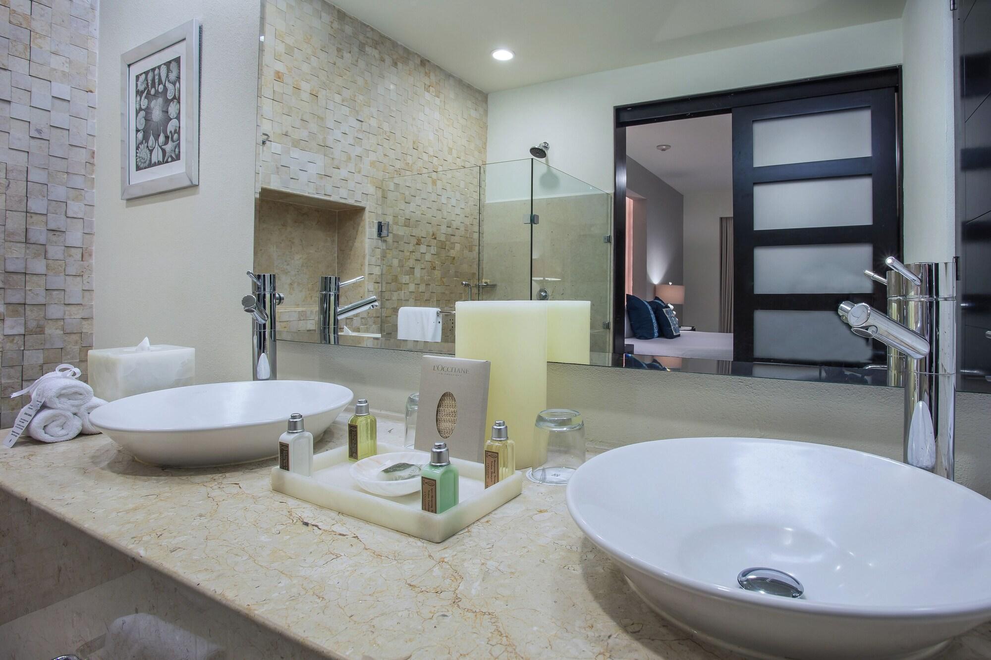 Penthouse de Dos Habitaciones 1 Cama King  y 2 Camas Dobles