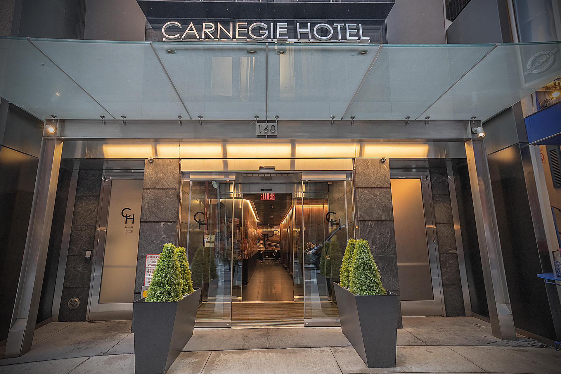 image-housing-carousel