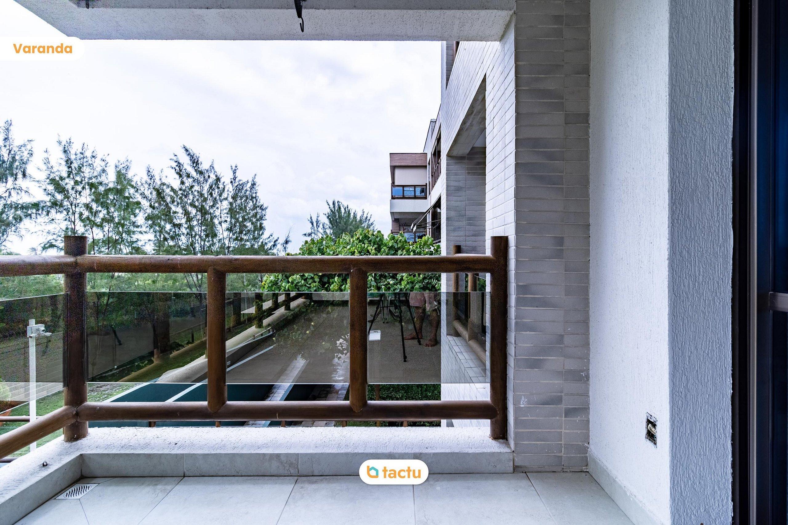 image-housing-carousel