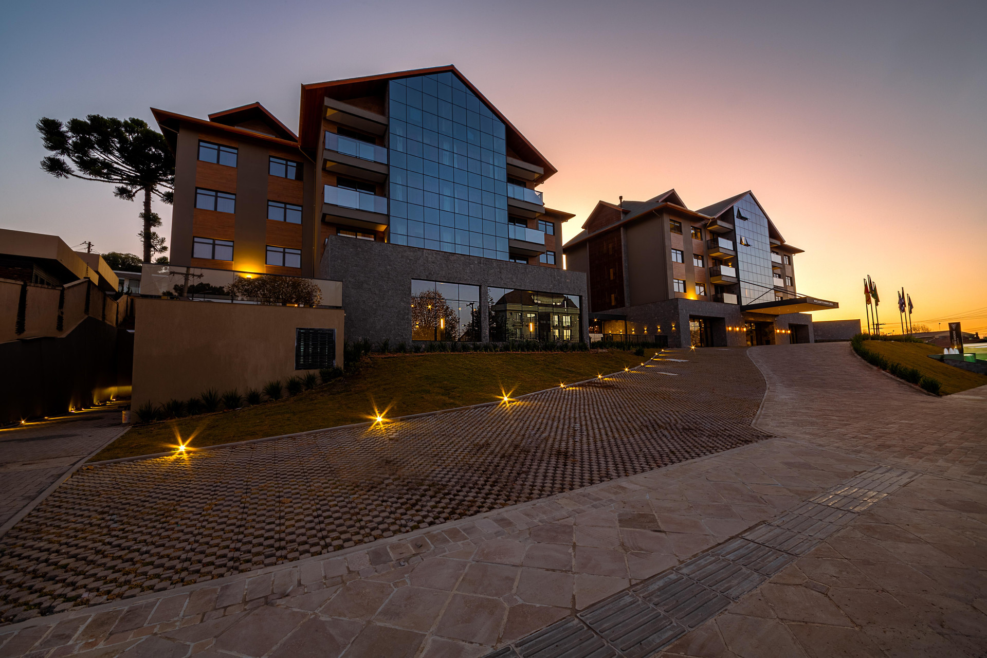 image-housing-carousel