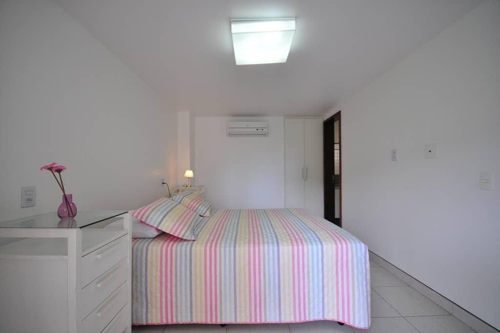 image-housing-carousel