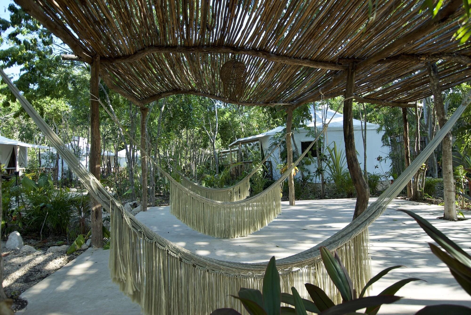 image-housing-carousel