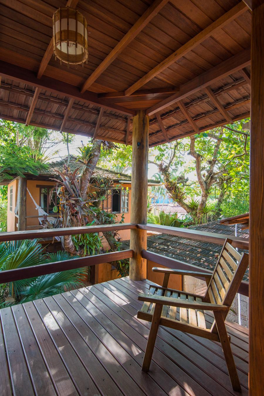 image-housing-carousel