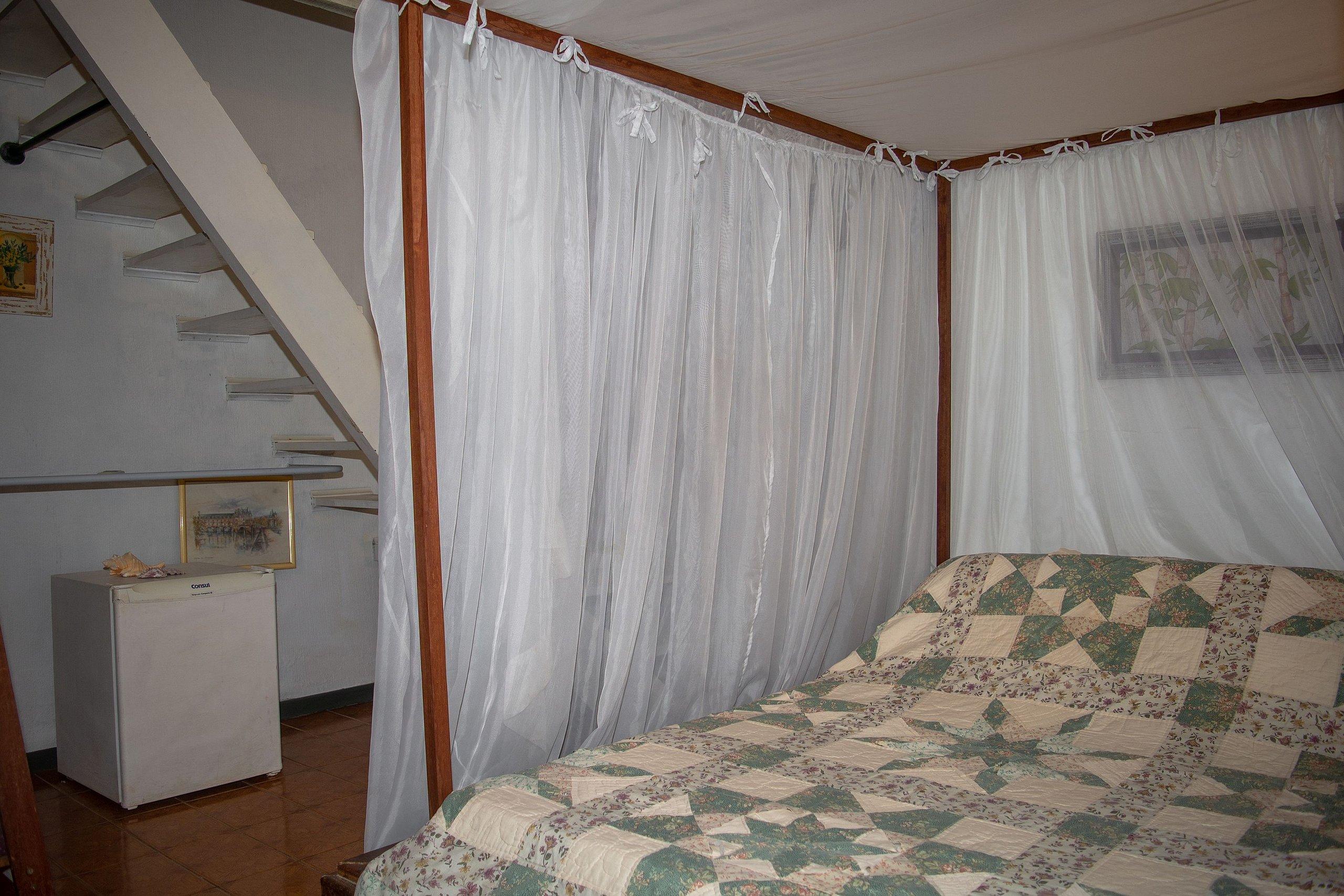 image-housing-carousel