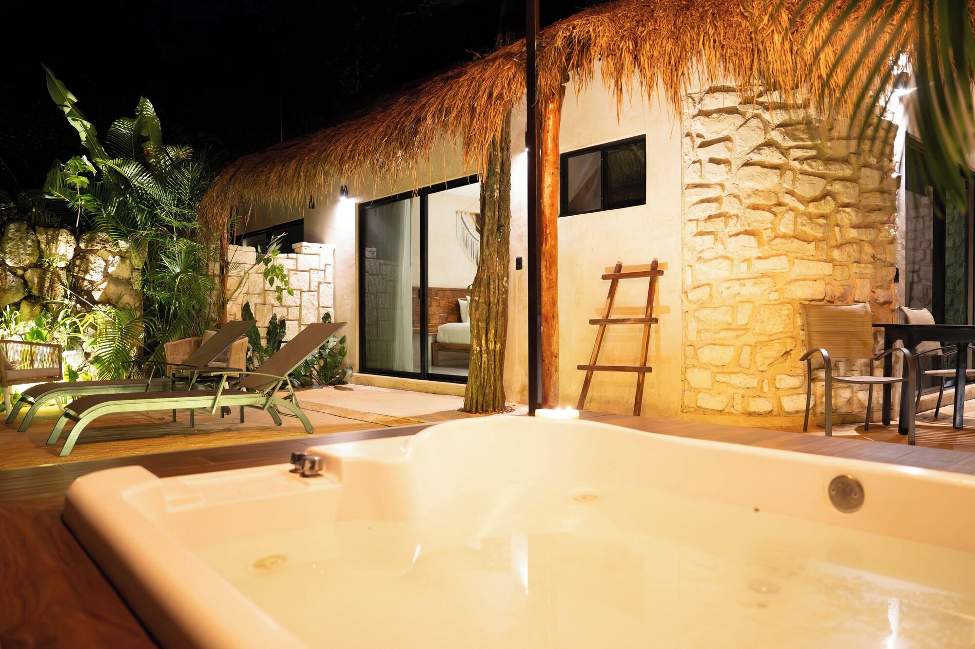 Premium Bungalow 1 King Bed Jetted Tub