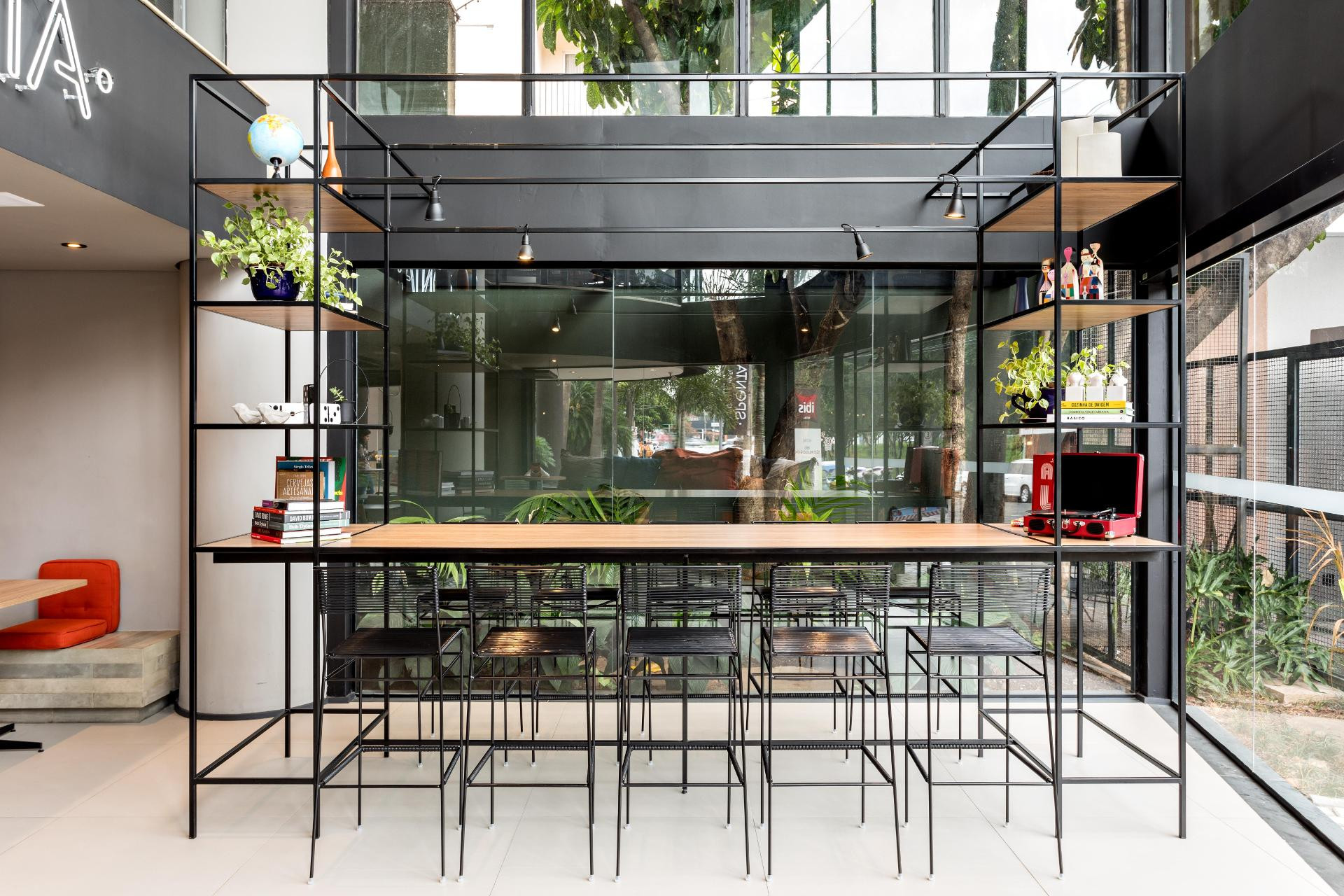 image-housing-carousel