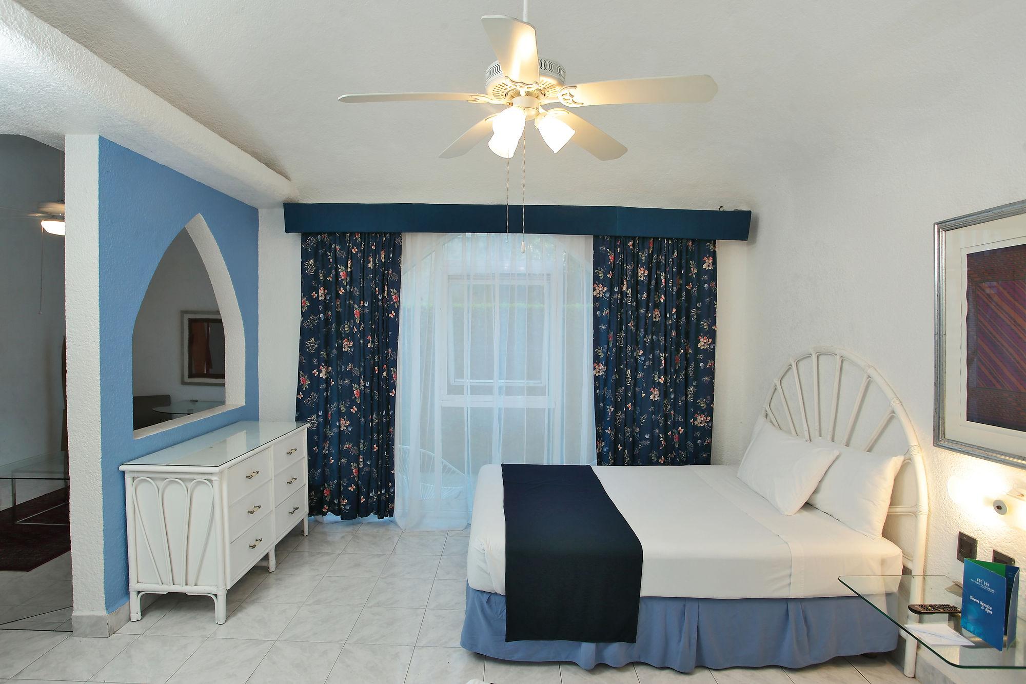 image-housing-carousel